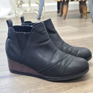 Toms Girls Kelsey Size 2 Black Wedge Bootie Ankle Fall School Cute